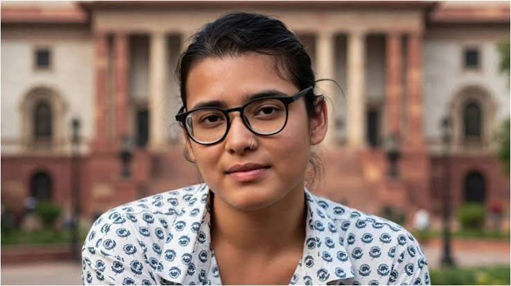 Neha Bora challenges bond notice